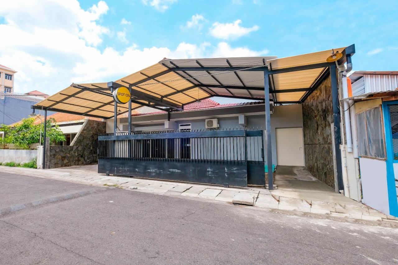 Spot On 2281 Omajo Hotel Semarang Exterior foto