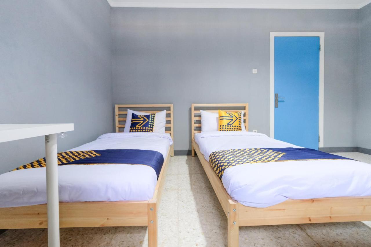 Spot On 2281 Omajo Hotel Semarang Exterior foto